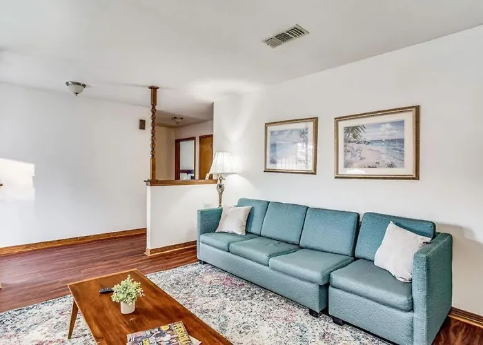 Brilliant In Bellview-back Unit-- Mins To Nas Pensacola, Beach, Shopping Pensacola