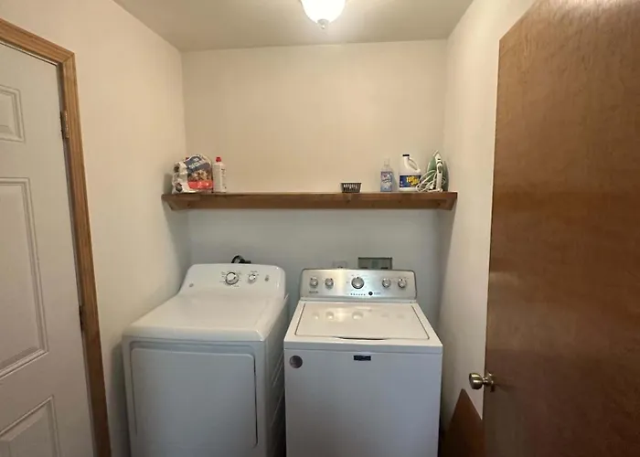 Holiday home Brilliant In Bellview-back Unit-- Mins To Nas Pensacola, Beach, Shopping