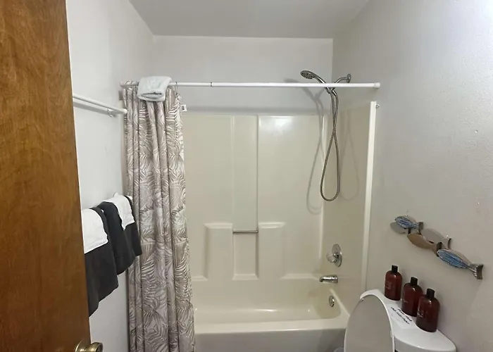 Brilliant In Bellview-back Unit-- Mins To Nas Pensacola, Beach, Shopping Pensacola