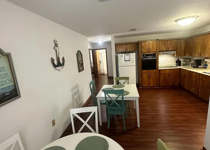 Brilliant In Bellview-back Unit-- Mins To Nas Pensacola, Beach, Shopping Pensacola