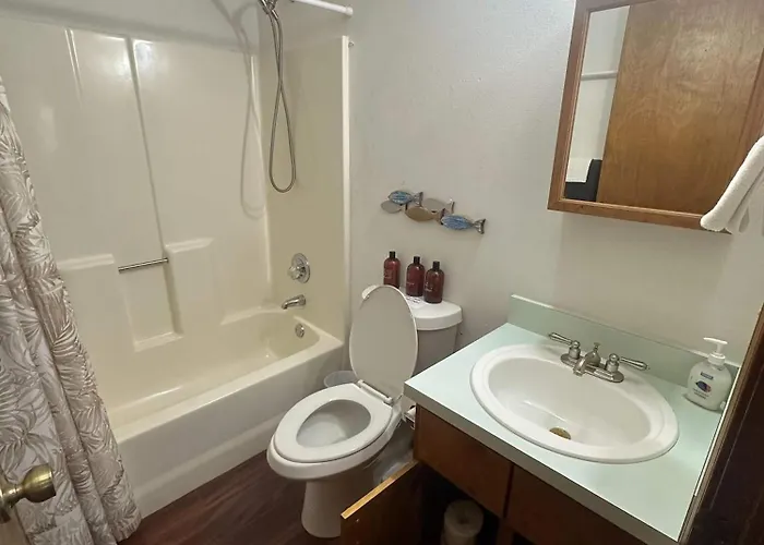 Holiday home Brilliant In Bellview-back Unit-- Mins To Nas Pensacola, Beach, Shopping